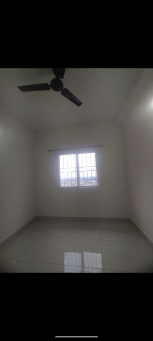Room in 3.5 BHK Apartment at Prestige Park Square, Bannerghatta Road – for Rent