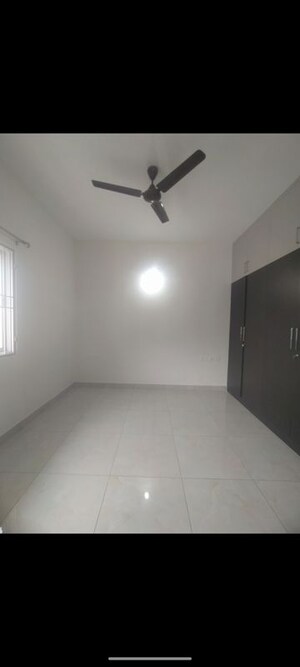 Room in 3.5 BHK Apartment at Prestige Park Square, Bannerghatta Road – for Rent