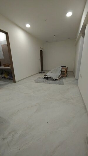 Room in 3 BHK Apartment at Bandra West – for Rent
