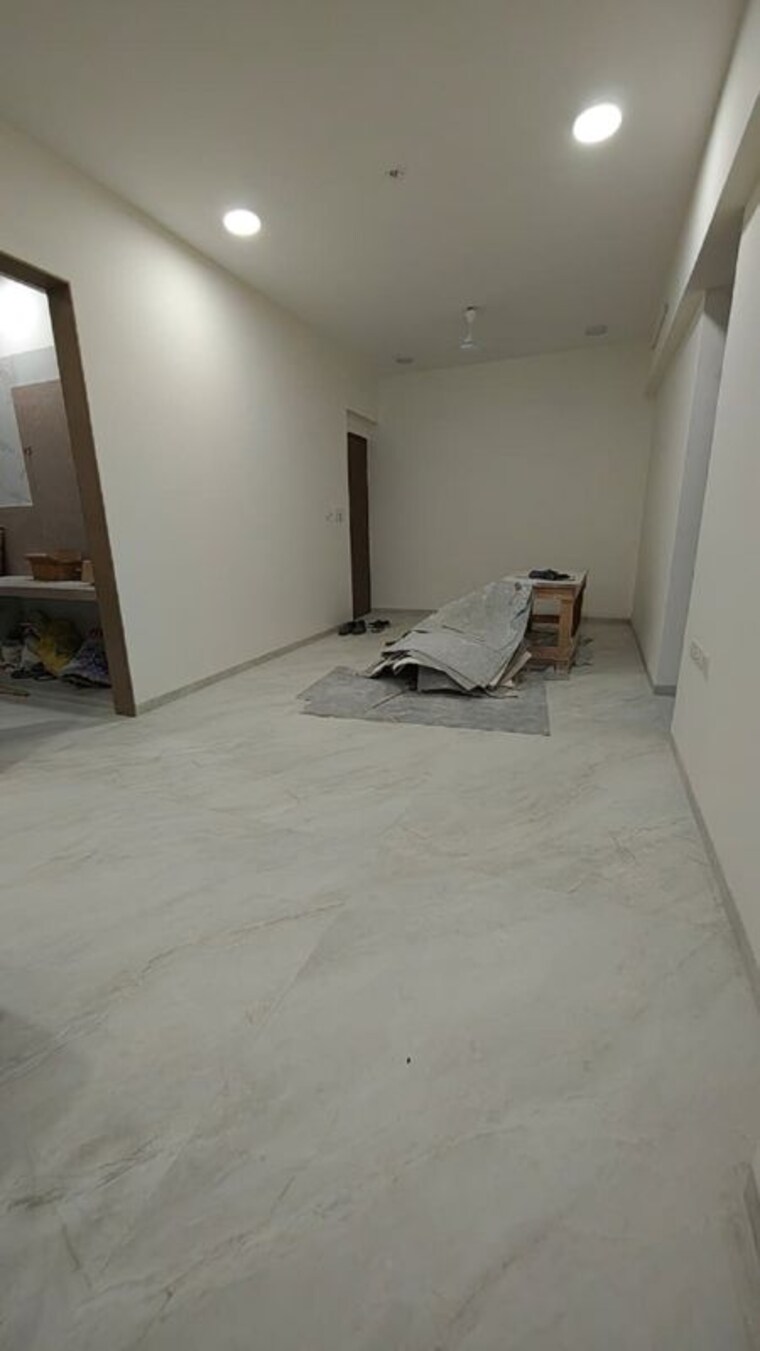 Room, bandra west 3 Bedroom 1100 Sq.Ft. Apartment In Bandra West Mumbai 10565871