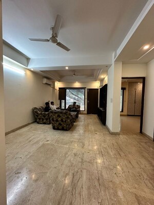 Living Room in 4 BHK Apartment at DLF The Summit, Dlf Phase V – for Sale
