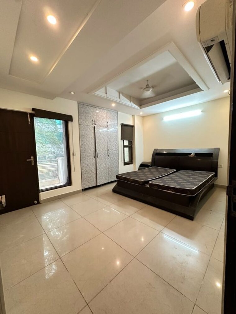 Bedroom, dlf-the-summit 4 Bedroom 3000 Sq.Ft. Apartment In Dlf Phase V Gurgaon 10565890