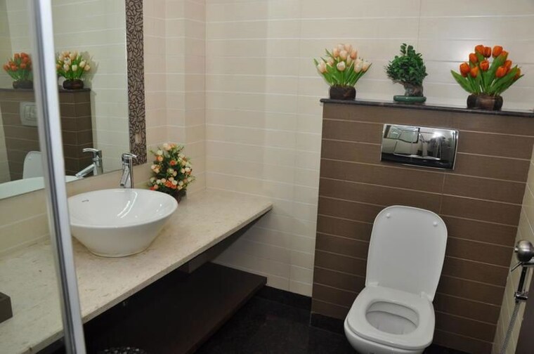 Bathroom, dlf-the-summit 4 Bedroom 3000 Sq.Ft. Apartment In Dlf Phase V Gurgaon 10565890