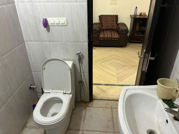 Bathroom, uday-arden-45 2 Bedroom 936 Sq.Ft. Builder Floor In Sector 45 Gurgaon 10565878