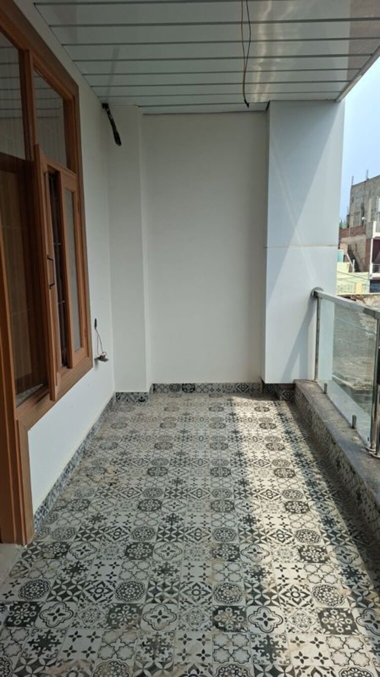 Balcony, vaidpura 3 Bedroom 1920 Sq.Ft. Villa In Vaidpura Greater Noida 10565901