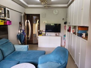 Bedroom in 1 BHK Apartment at Dosti Daffodil, Wadala East – for Rent