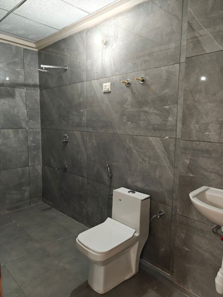 Bathroom, one-realty-nakshatra 3 Bedroom 1700 Sq.Ft. Apartment In Mahapura Jaipur 10565971