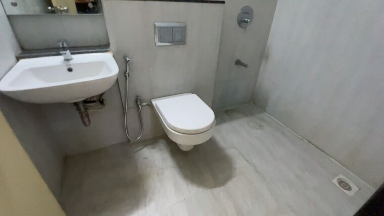 Bathroom, godrej-central 2 Bedroom 740 Sq.Ft. Apartment In Chembur Mumbai 10565875