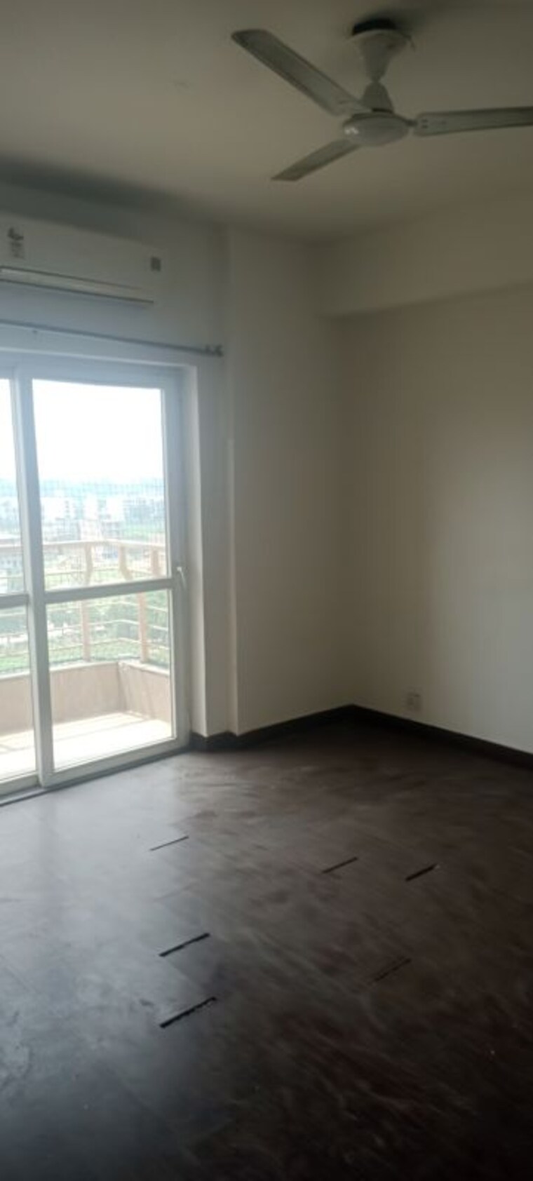 Room, bptp-the-resort 3.5 Bedroom 2137 Sq.Ft. Apartment In Sector 75 Faridabad 10565963