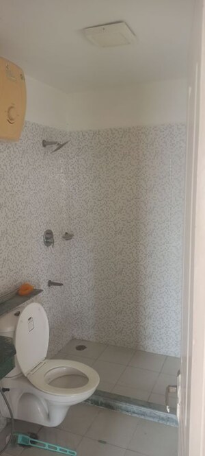 Furnished Amenities in 3.5 BHK Apartment at BPTP The Resort, Sector 75 – for Rent