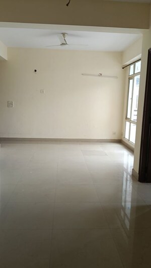 Room in 2.5 BHK Apartment at Today Ridge Residency, Sector 135 – for Rent