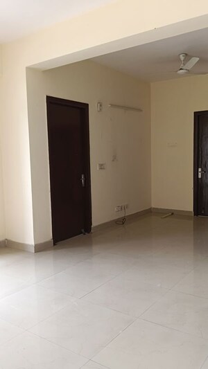 Room in 2.5 BHK Apartment at Today Ridge Residency, Sector 135 – for Rent