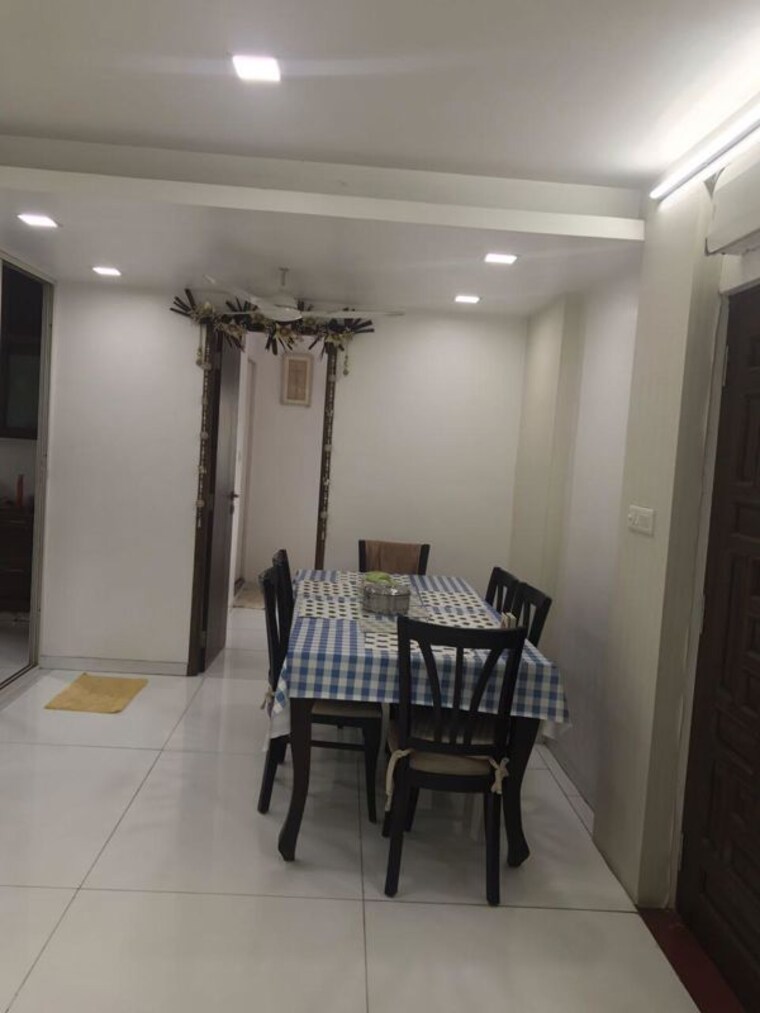 Dining area, ashram road 4 Bedroom 2730 Sq.Ft. Apartment In Ashram Road Ahmedabad 10566000