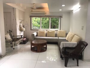 4 BHK Apartment For Rent in Ashram Road