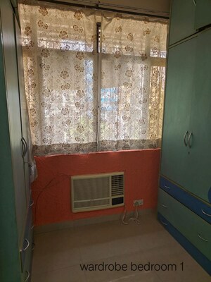 Furnished Amenities in 2 BHK Apartment at Bandra West – for Rent
