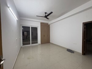 Room in 4 BHK Apartment at SS Linden, Sector 84 – for Rent