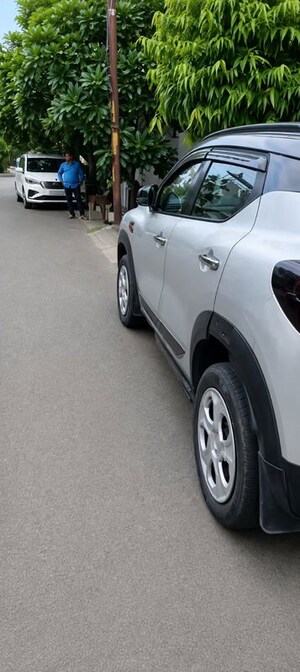 Parking in  Shop at Gomti Nagar – for Rent