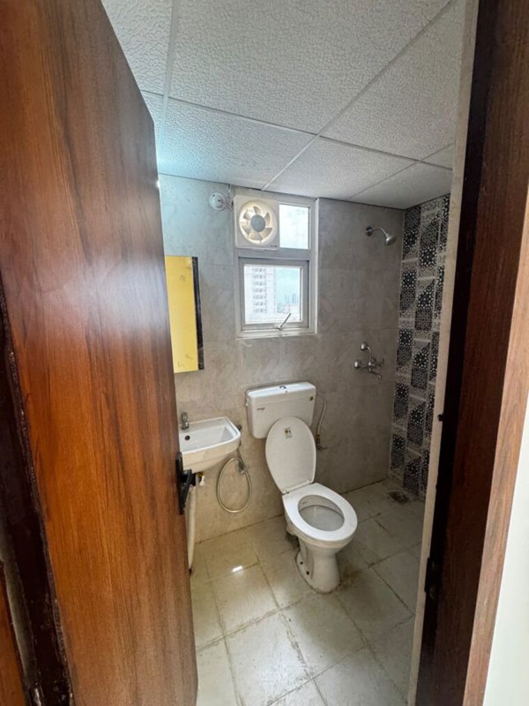 Bathroom, pyramid-heights 2 Bedroom 600 Sq.Ft. Apartment In Sector 85 Gurgaon 10566081