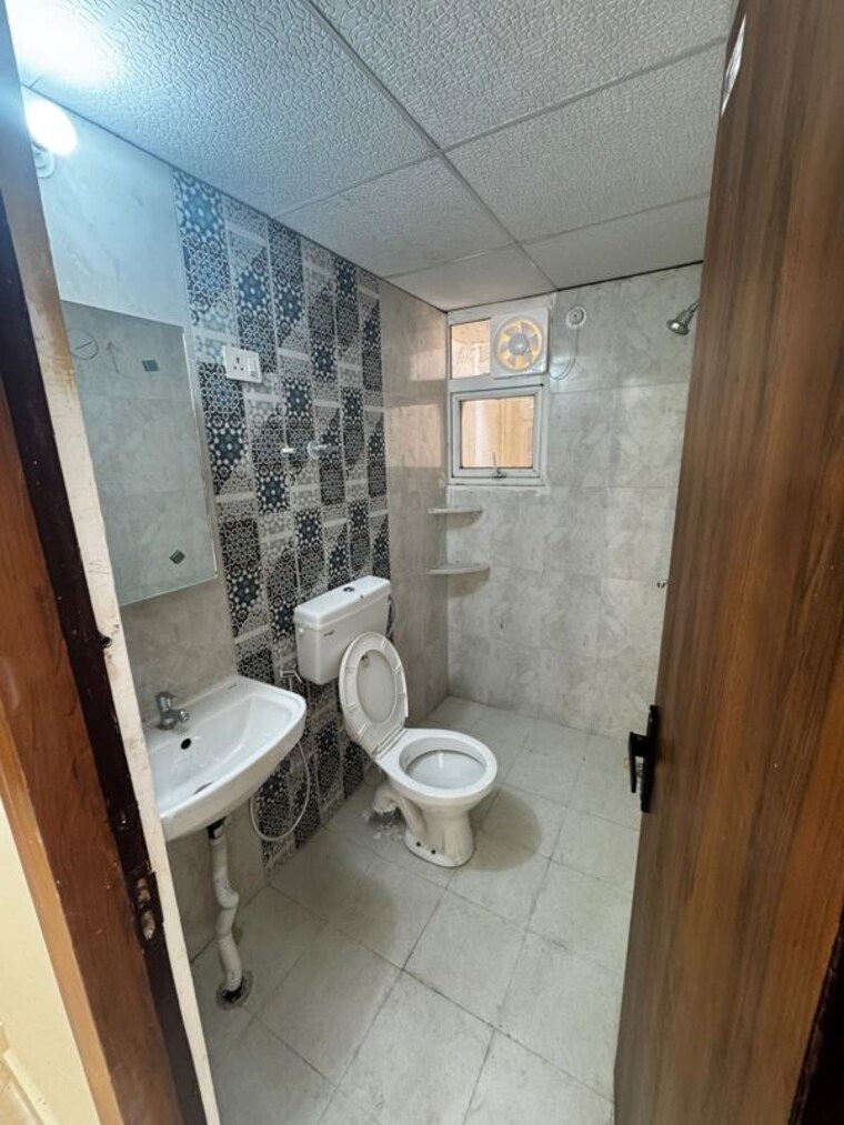 Bathroom, pyramid-heights 2 Bedroom 600 Sq.Ft. Apartment In Sector 85 Gurgaon 10566081