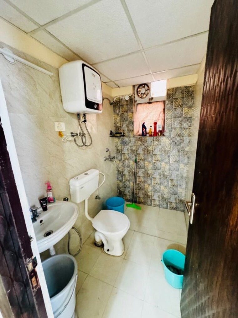 Bathroom, pyramid-heights 2 Bedroom 600 Sq.Ft. Apartment In Sector 85 Gurgaon 10566081