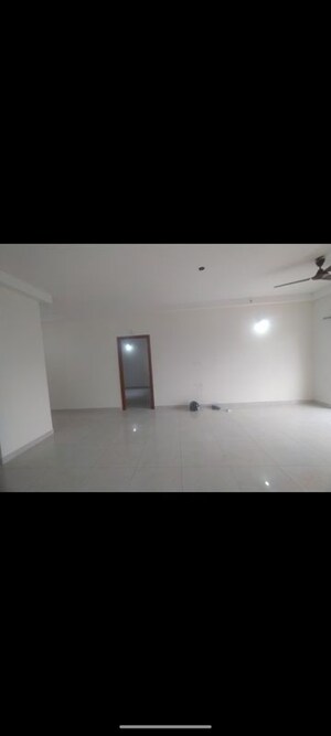 Room in 3 BHK Apartment at Prestige Park Square, Bannerghatta Road – for Rent