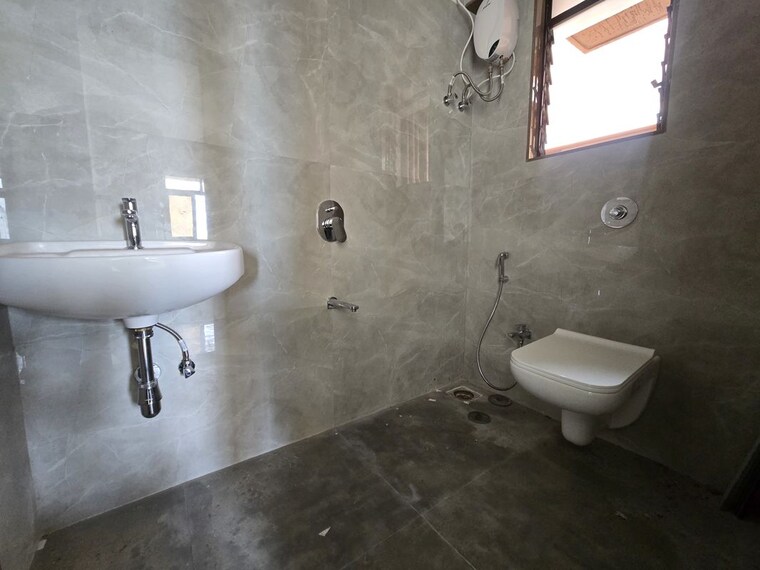 Bathroom, charkop-abhilasha-chsl 2 Bedroom 634 Sq.Ft. Apartment In Kandivali West Mumbai 10566112