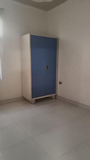 Room in 3 BHK Builder Floor at Sector 23 – for Rent