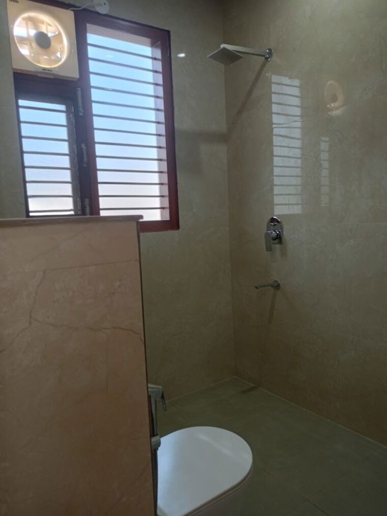 Bathroom, sector 22 2 Bedroom 1320 Sq.Ft. Independent House In Sector 22 Gurgaon 10566160