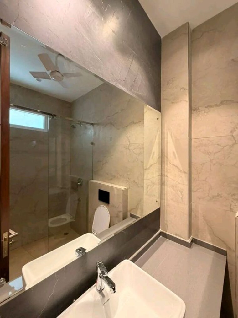 Bathroom, chattarpur 3 Bedroom 1500 Sq.Ft. Apartment In Chattarpur Delhi 10566157