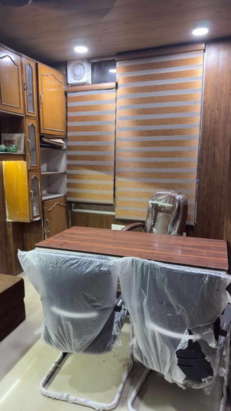 Bathroom, shakarpur Commercial Shop 120 Sq.Ft. In Shakarpur Delhi 10566164