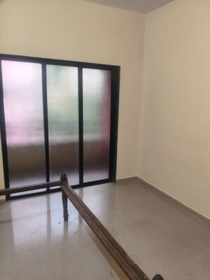 Room in 1 BHK Apartment at Shankheshwar Platinum Phase 1, Kalyan West – for Sale