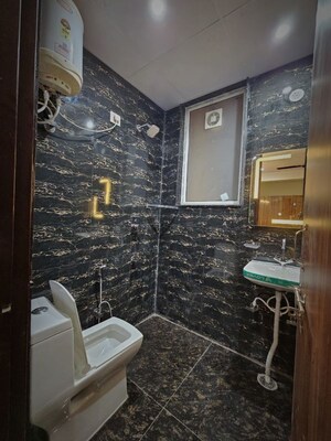 Bathroom in 1 RK Independent House at Sector 21 – for Rent