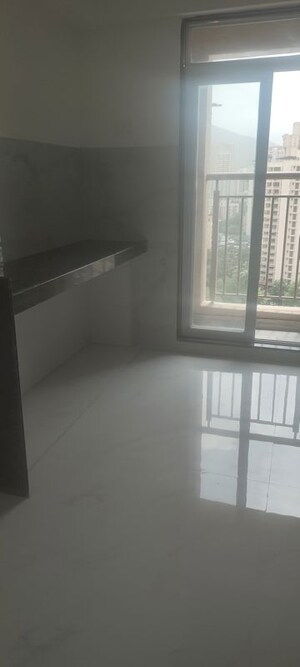 Room in 1 BHK Apartment at Anant Metropolis Insignia Towers, Kasarvadavali – for Rent