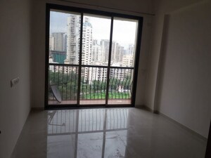 Room in 3 BHK Apartment at Mayfair Akshay, Lokhandwala – for Rent