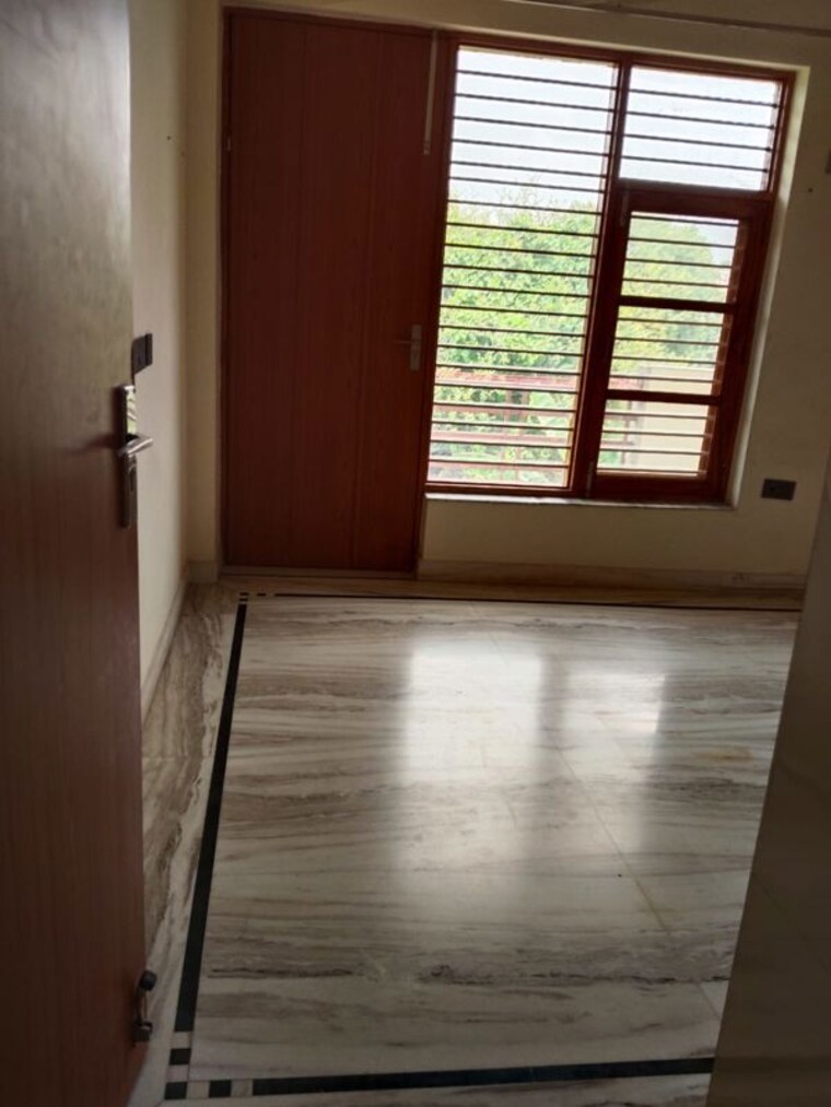 Room, sector 22 3 Bedroom 2560 Sq.Ft. Independent House In Sector 22 Gurgaon 10566228