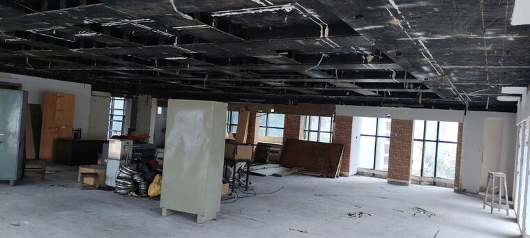 Team Area, linking road Commercial Office Space 2850 Sq.Ft. In Linking Road Mumbai 10566216