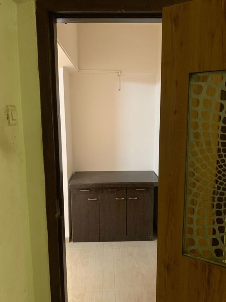 Bathroom, right-channel-trishul-heights 3 Bedroom 1000 Sq.Ft. Apartment In Kandivali West Mumbai 10566203