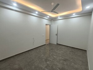 Room in 3 BHK Apartment at Chattarpur – for Rent