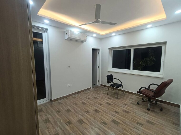  Parking, chattarpur 3 Bedroom 1400 Sq.Ft. Apartment In Chattarpur Delhi 10566224