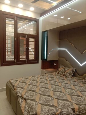 Parking in 2 BHK Builder Floor at Mohan Garden – for Sale