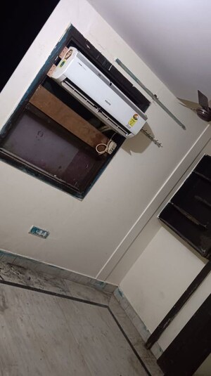 Furnished Amenities in 2 BHK Builder Floor at Naraina – for Rent