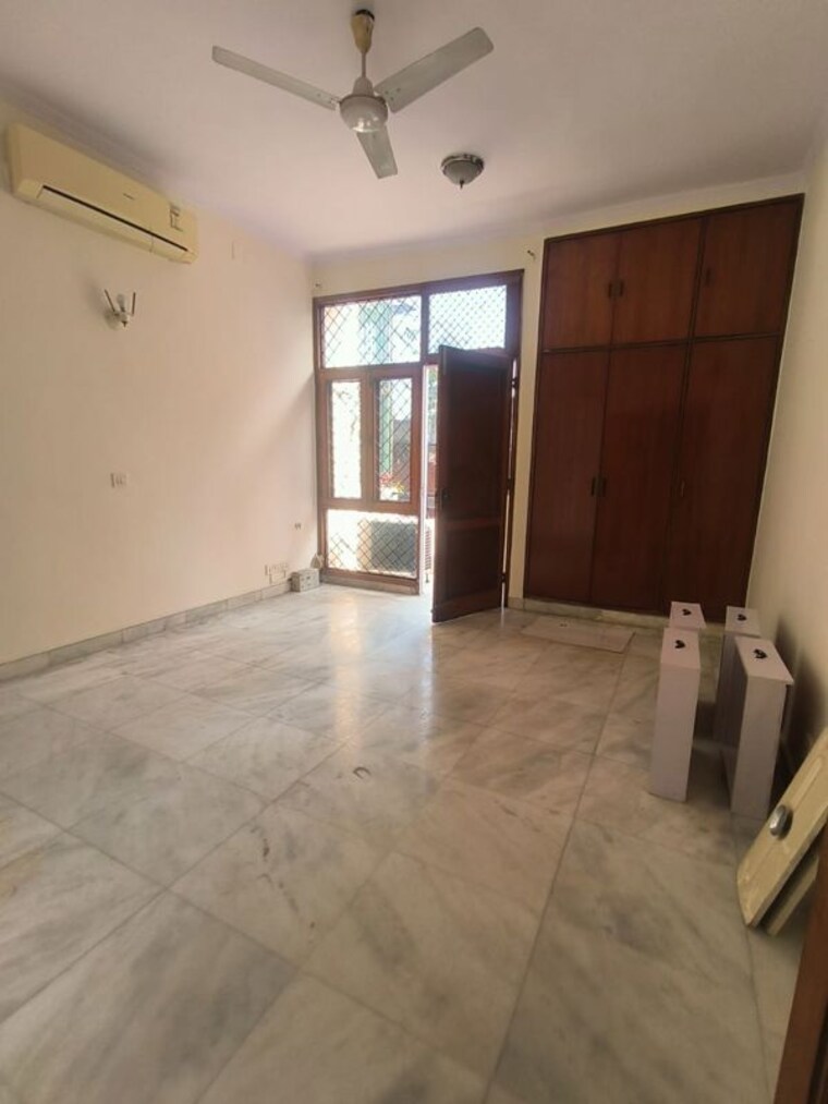 Room, gulmohar park 4 Bedroom 370 Sq.Yd. Builder Floor In Gulmohar Park Delhi 10566272