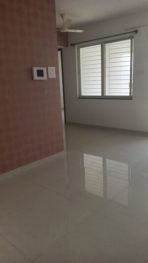 Room in 2 BHK Apartment at Siddh Amara, Bavdhan – for Rent