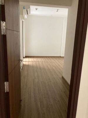 Room in 3 BHK Apartment at Shapoorji Pallonji Joyville Gurgaon, Sector 102 – for Sale