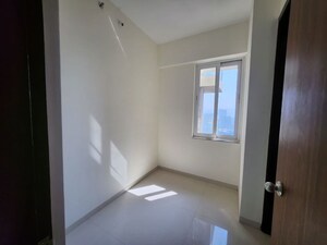 Room in 3 BHK Apartment at Raj Tattva, Kapur Bawdi – for Rent