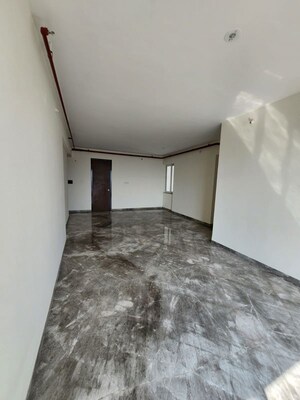 Room in 3 BHK Apartment at Raj Tattva, Kapur Bawdi – for Rent