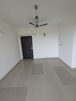Room in 2 BHK Apartment at Unitech Uniworld Gardens 2, Sector 47 – for Rent