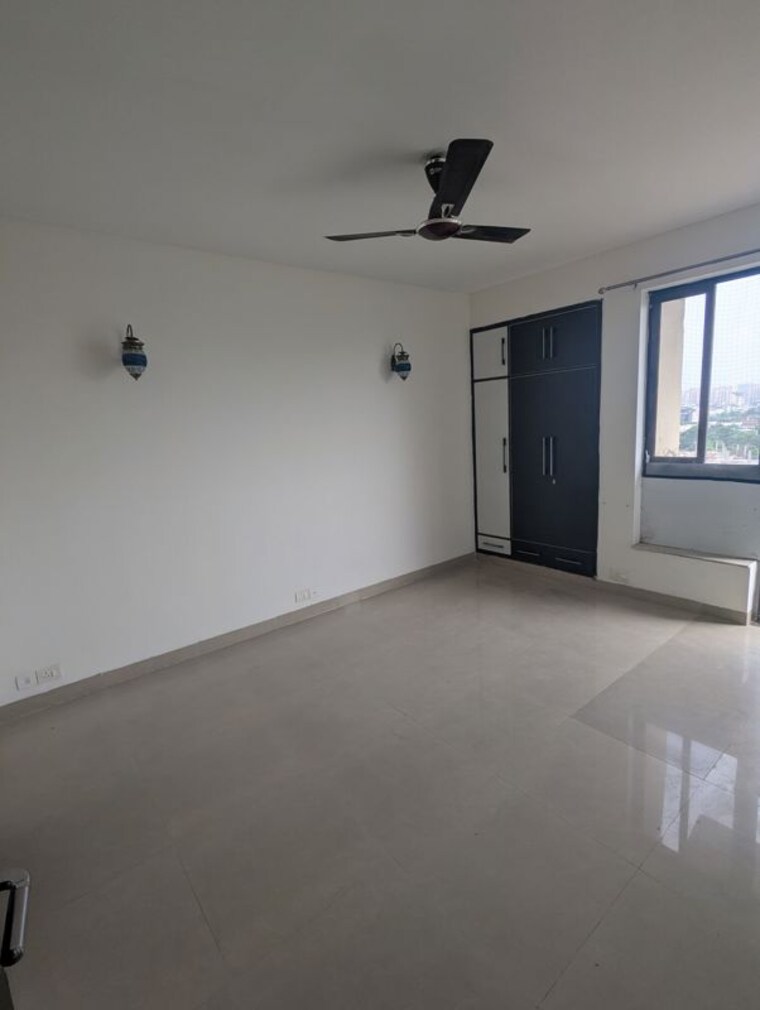 Room, unitech-uniworld-gardens-2 2 Bedroom 975 Sq.Ft. Apartment In Sector 47 Gurgaon 10566292