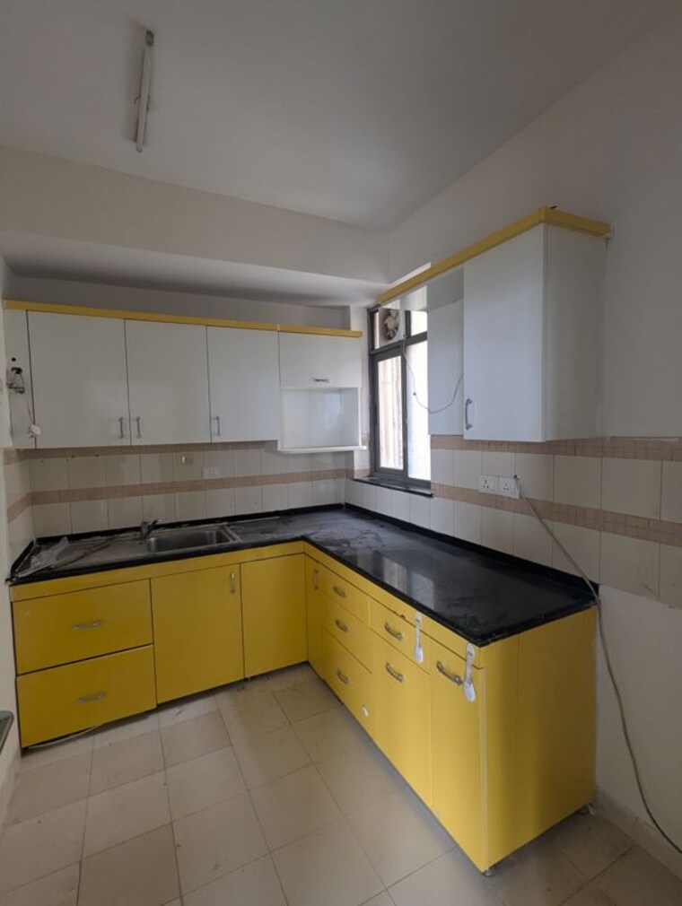 Kitchen, unitech-uniworld-gardens-2 2 Bedroom 975 Sq.Ft. Apartment In Sector 47 Gurgaon 10566292