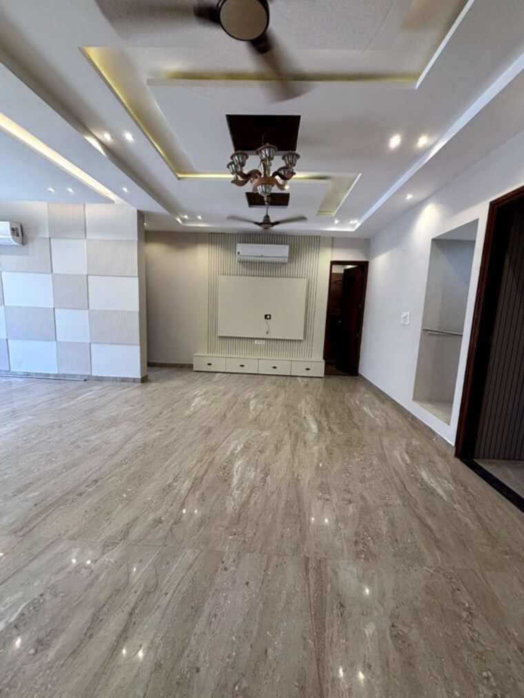 Room, kharar road 3 Bedroom 1500 Sq.Ft. Apartment In Kharar Road Mohali 10566289